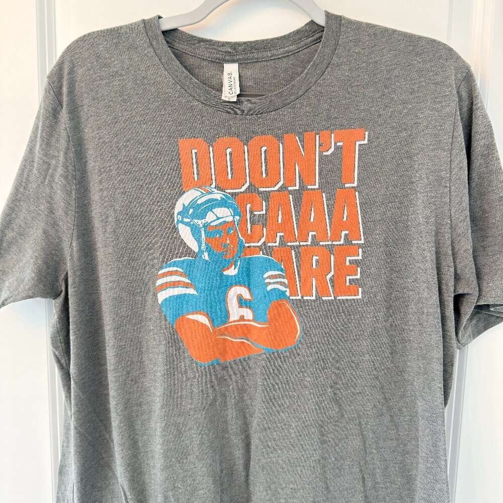 "DOON'T CAAAARE" Jay Cutler T-Shirt – Chicago Bears Fan Gear